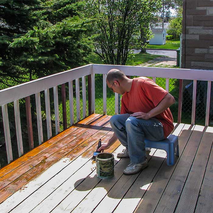 Curtet Décor propose aussi des saturateurs pour les terrasses en bois exotiques