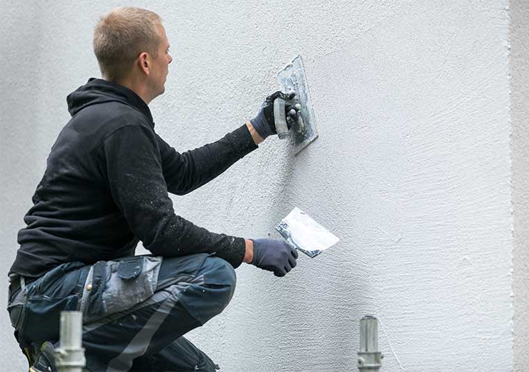 Avant la mise en peinture, il est nécessaire de procéder à une préparation adéquate de la façade.